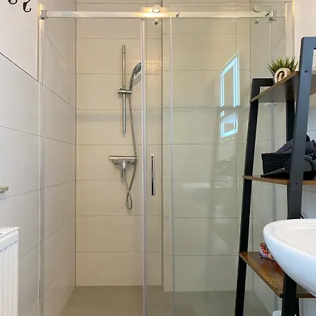 Elbnahe Mit 2 Schlafzimmern *